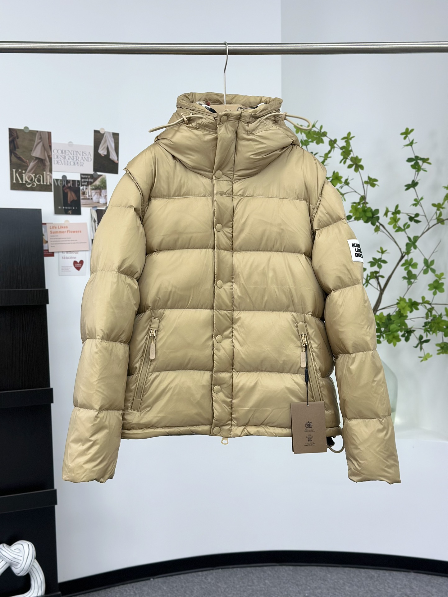 バーバリー「Burberry」 デタッチャブルスリーブ フード付きダウンジャケット