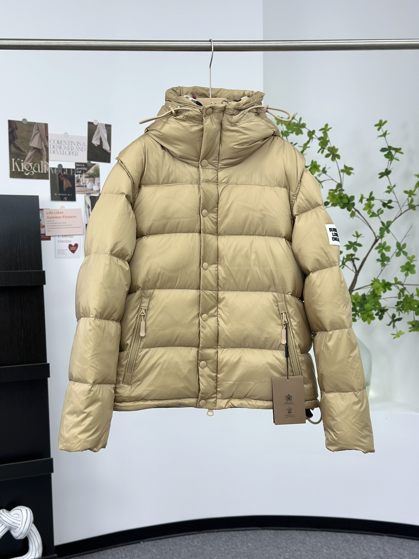 バーバリー「Burberry」 デタッチャブルスリーブ フード付きダウンジャケット