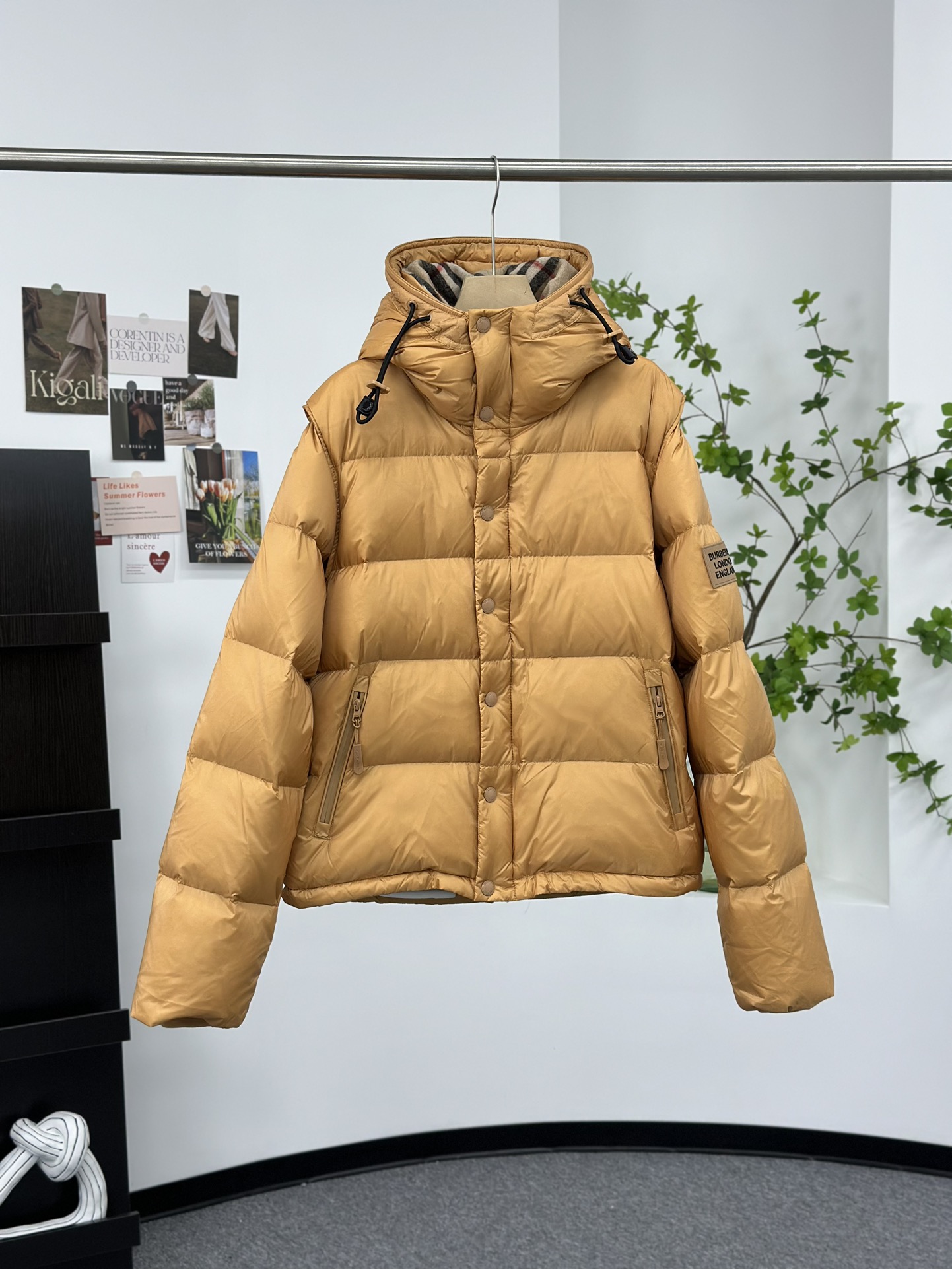 バーバリー「Burberry」 デタッチャブルスリーブ フード付きダウンジャケット