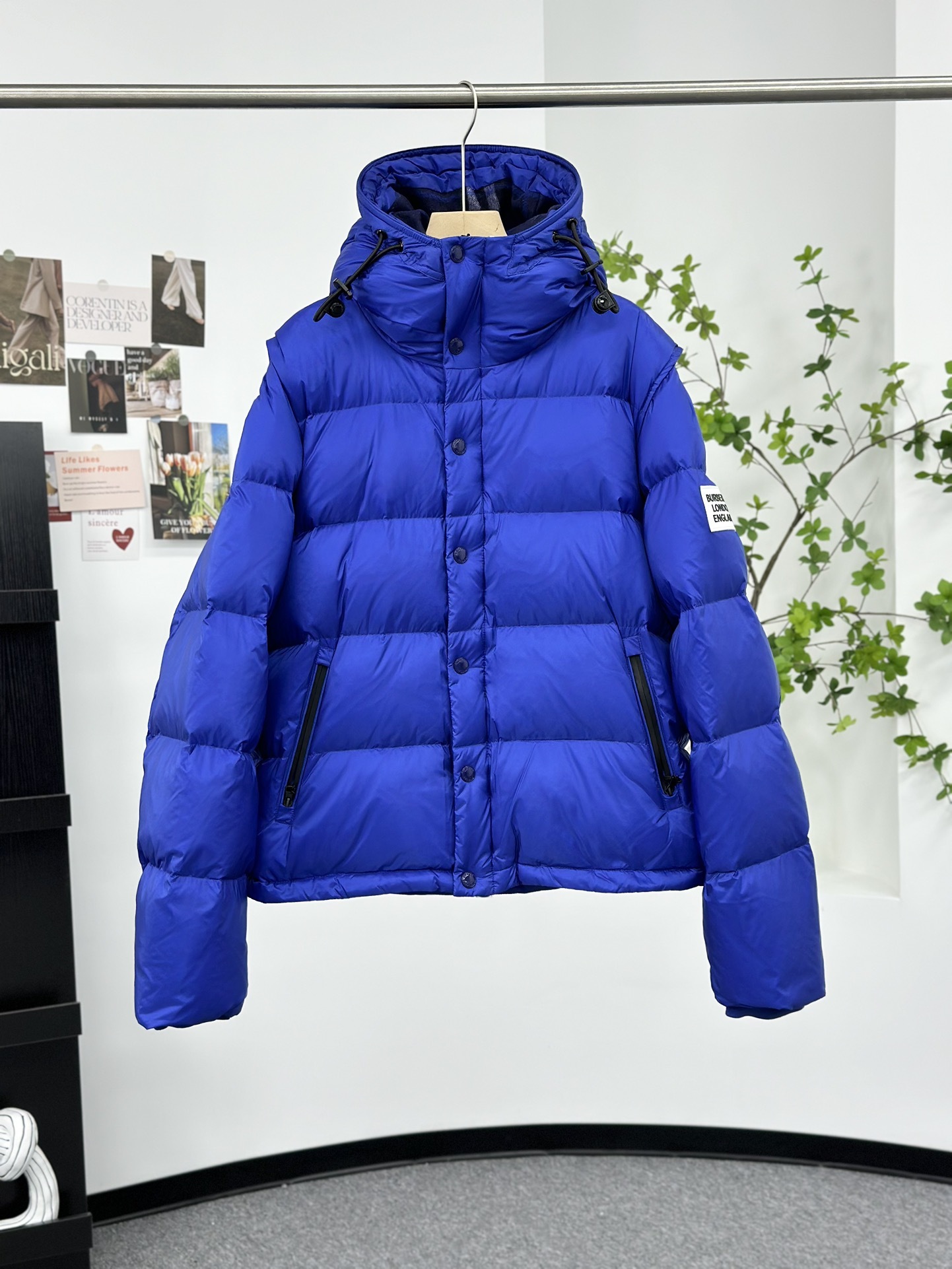 バーバリー「Burberry」 デタッチャブルスリーブ フード付きダウンジャケット