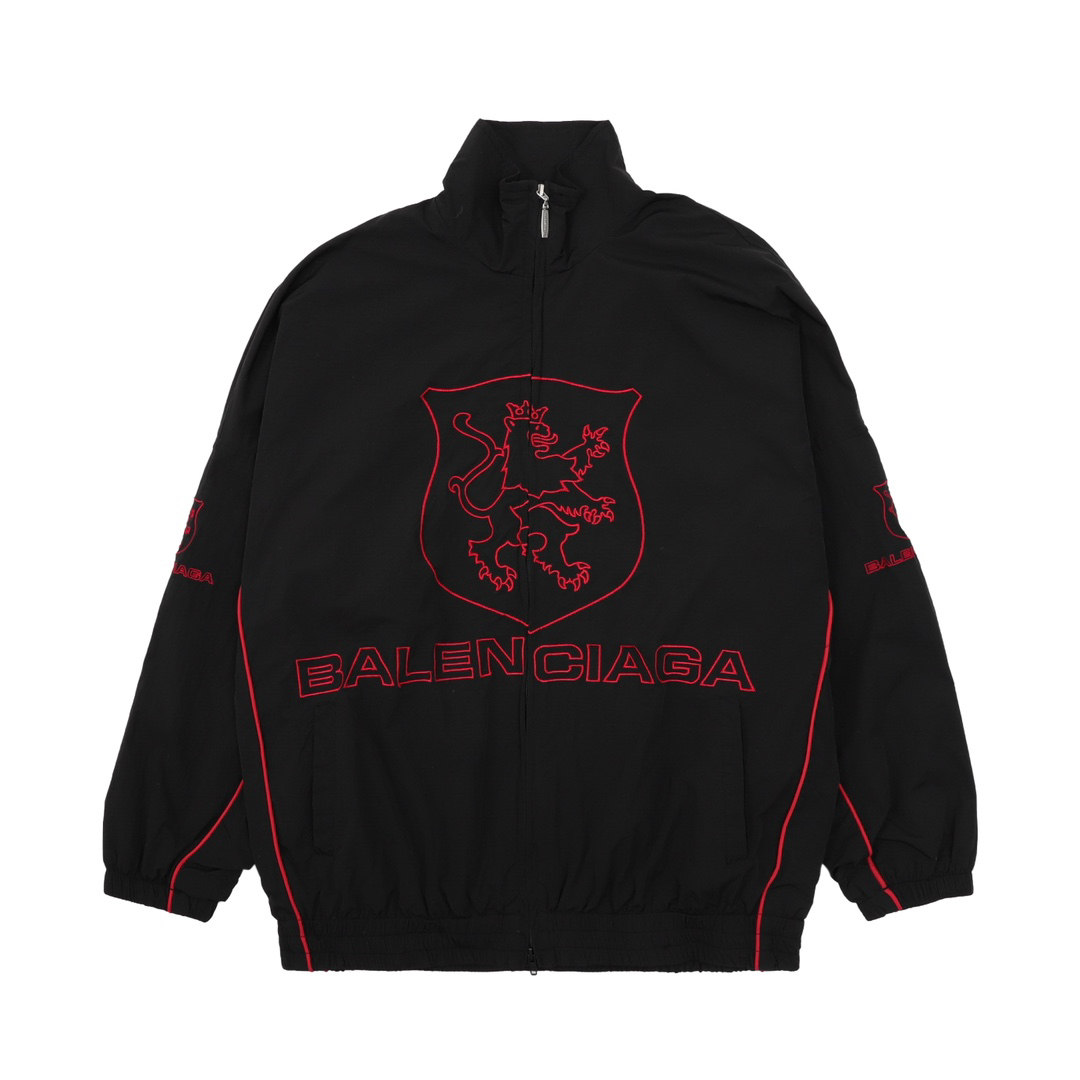 バレンシアガ「Balenciaga」‌BALENCIAGA × MANCHESTER UNITED 10番 パッチワーク サッカーダウンジャ