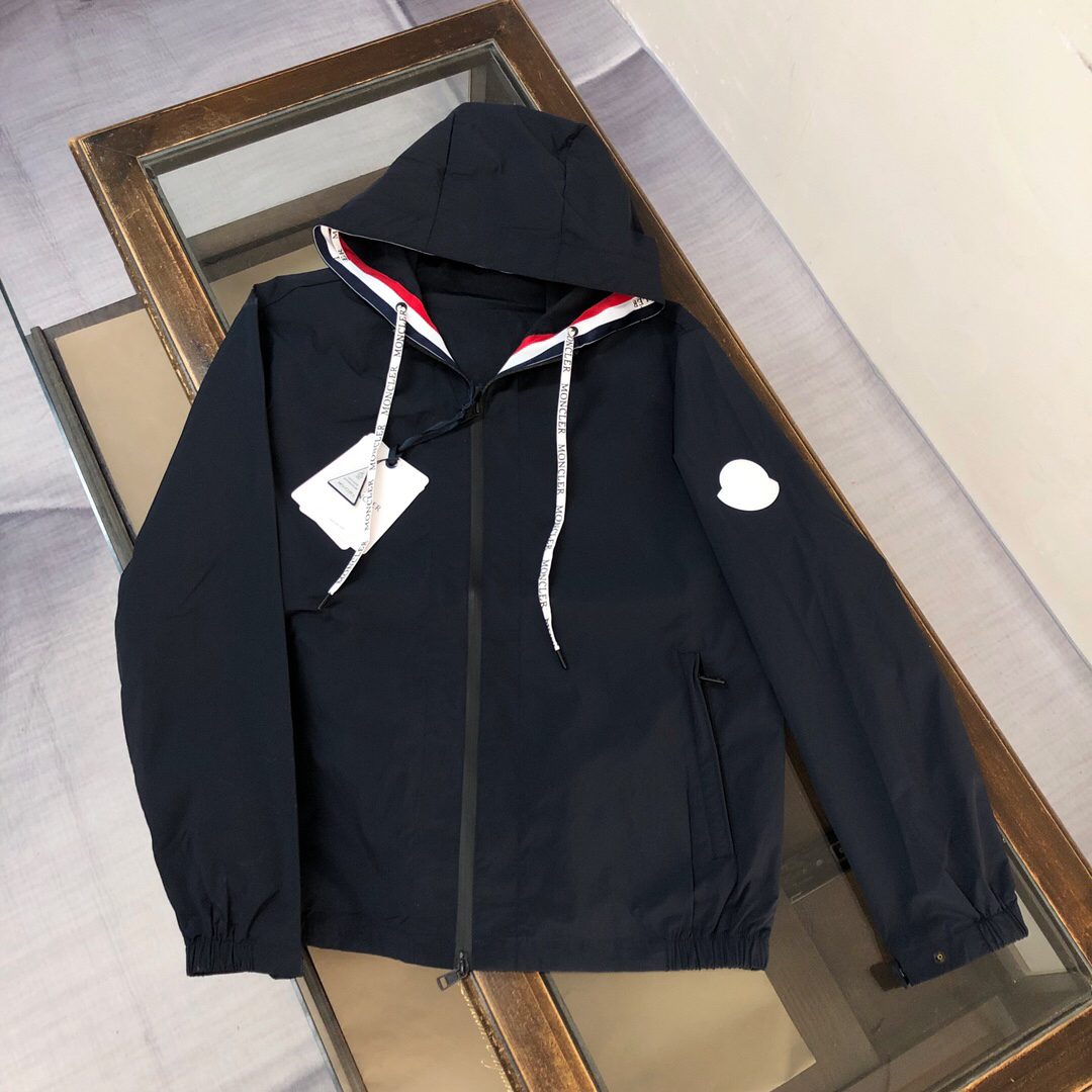 モンクレール「Moncler」 Grenoble 連帽ウェブテープエンボス加工ジャケット