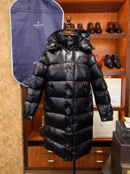 モンクレール「Moncler」ミドル丈フード付きダウンジャケット