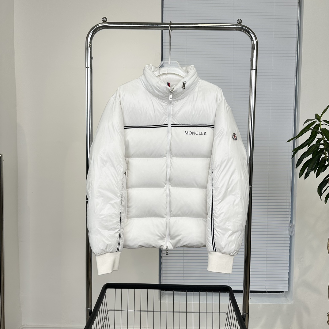 モンクレール「Moncler」ホワイト＆ブラックライン ショート ダウンジャケット メンズ＆レディース