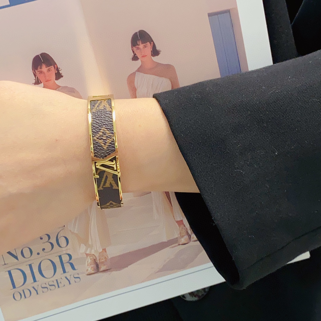 ルイ・ヴィトン「Louis Vuitton」モノグラム エクリプス レザー ワイド ブレスレット19-21cm