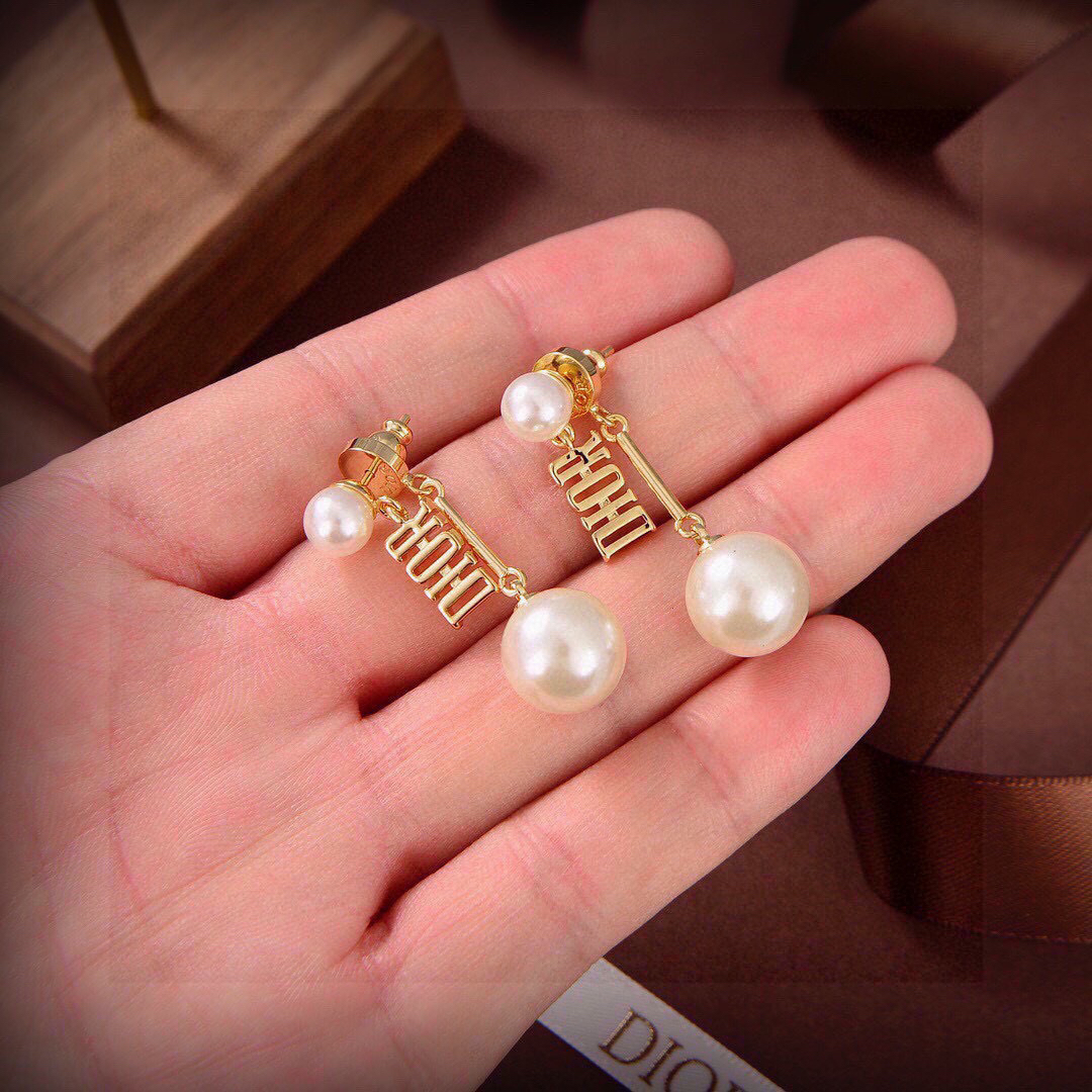 ディオール「Dior」トリバレス ピアス