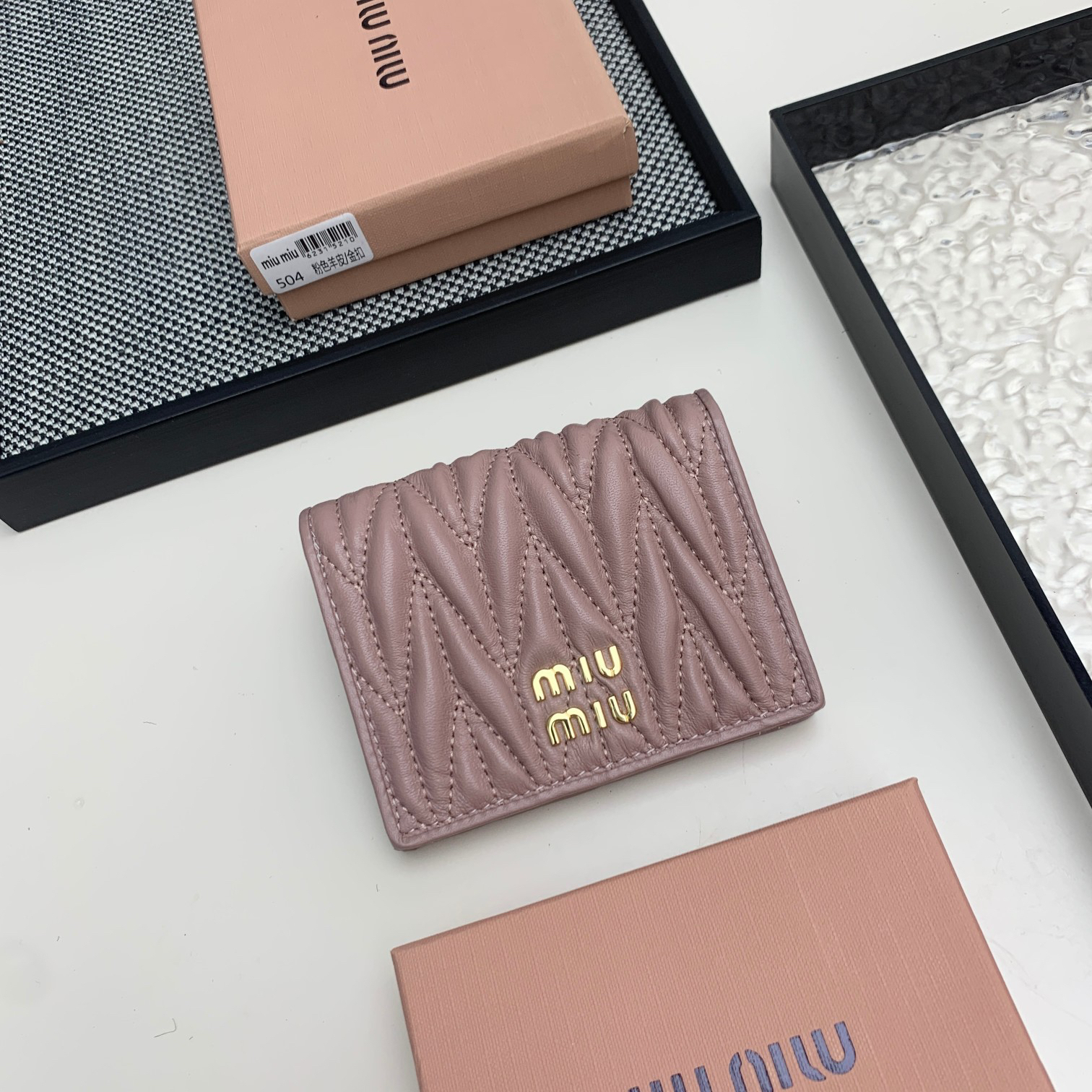 ミュウミュウ「Miu Miu」マテラッセレザー  折り財布