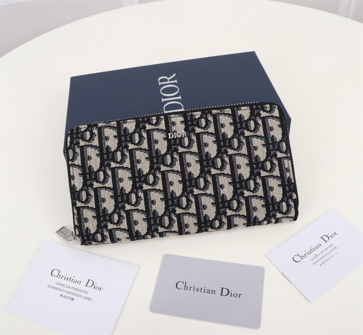 ディオール「Dior」ロングジップウォレット