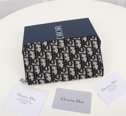 ディオール「Dior」ロングジップウォレット