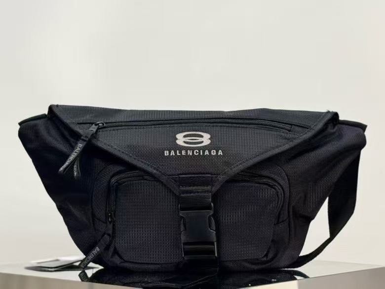 バレンシアガ「Balenciaga」CELINE TRIOMPHE ナイロン ウエストバッグ