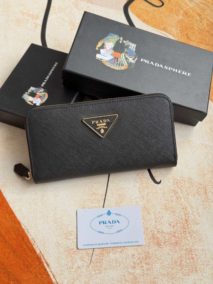 プラダ「PRADA」サフィアーノレザー 財布