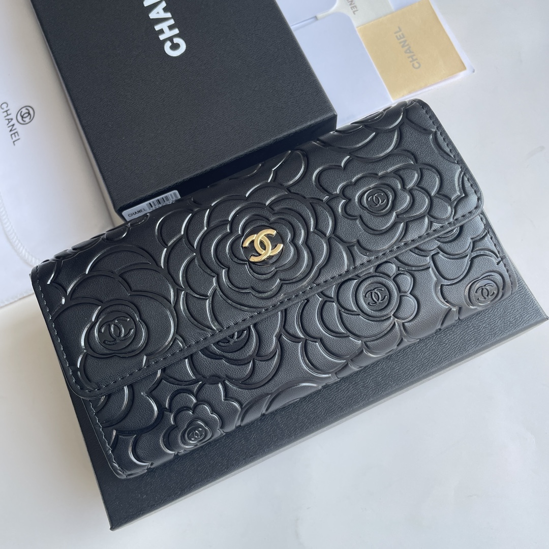 シャネル「Chanel」二つ折りレザーウォレット