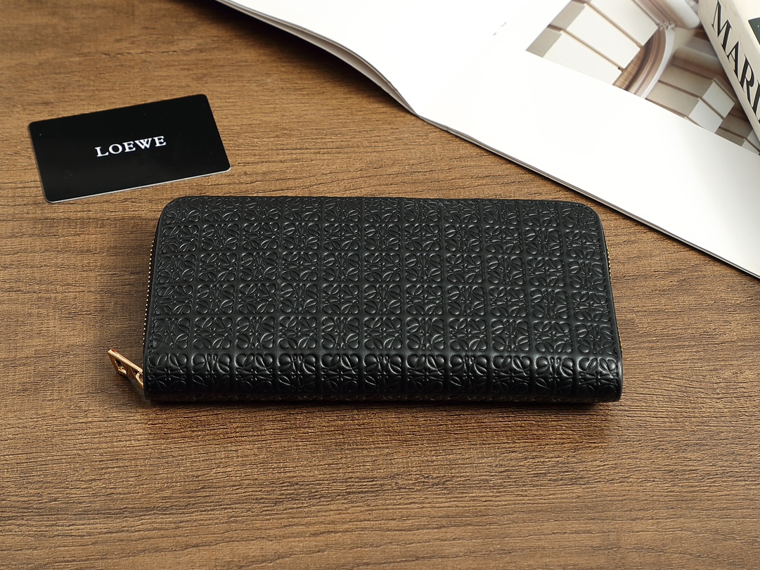 ロエベ「LOEWE」ジッパー付き財布 5色