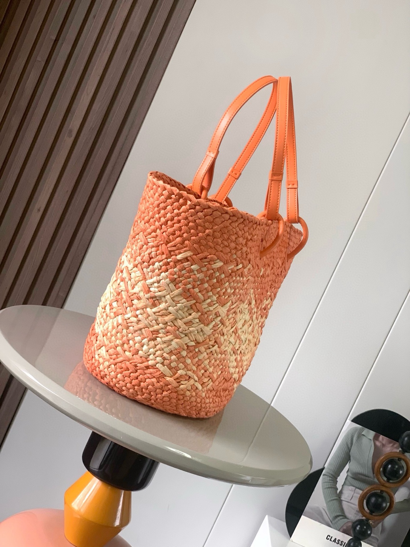 ロエベ「LOEWE」アナグラム バスケットバッグ ミディアム（イラカヤシ&カーフ）