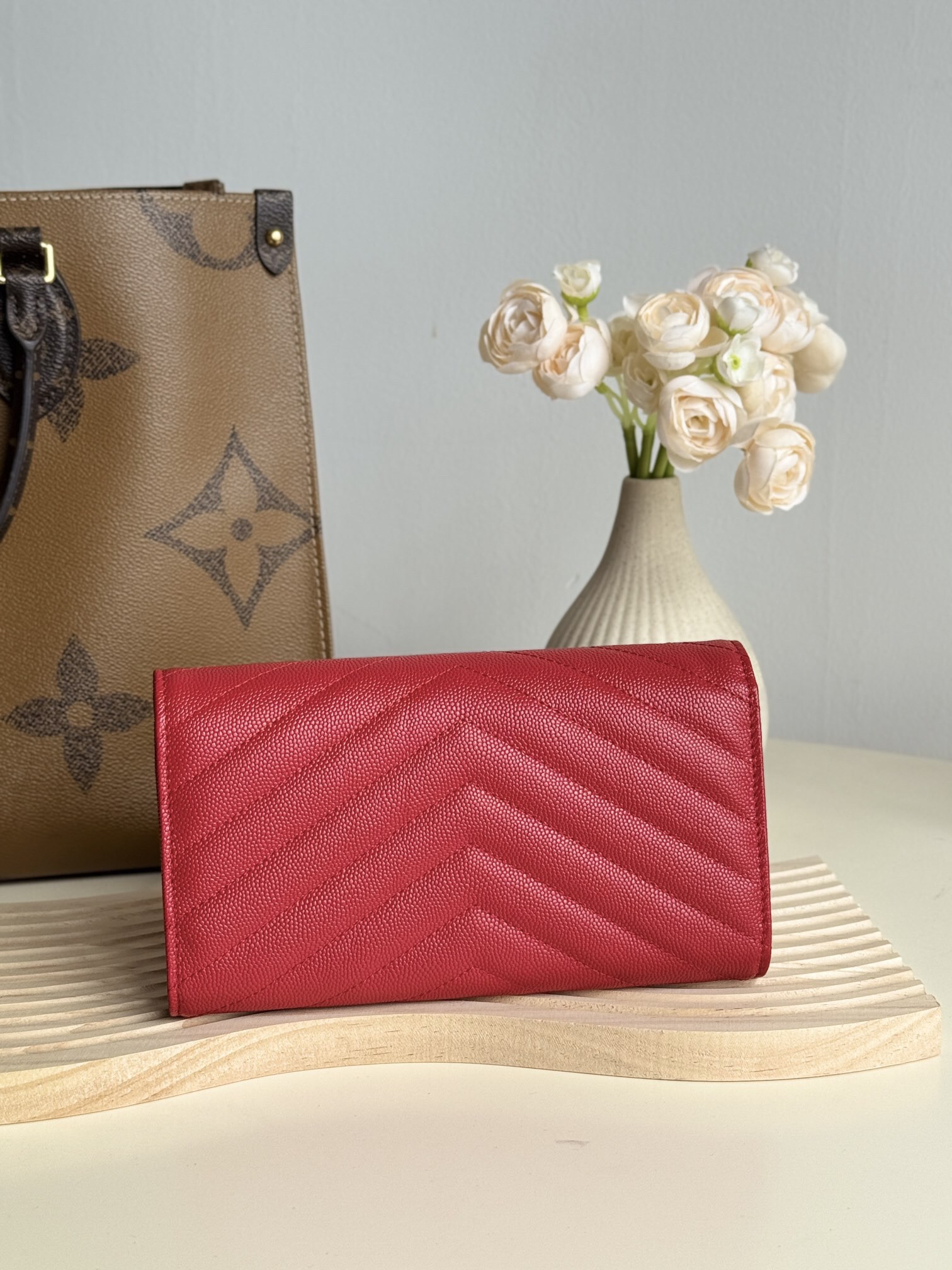 サンローラン「Saint Laurent」クラシック フラップ エンヴェロープ ウォレット