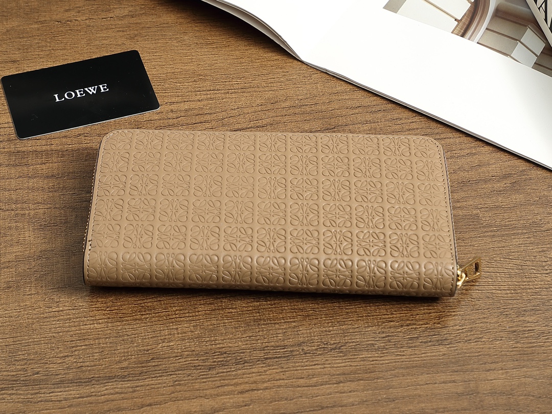 ロエベ「LOEWE」ジッパー付き財布 5色