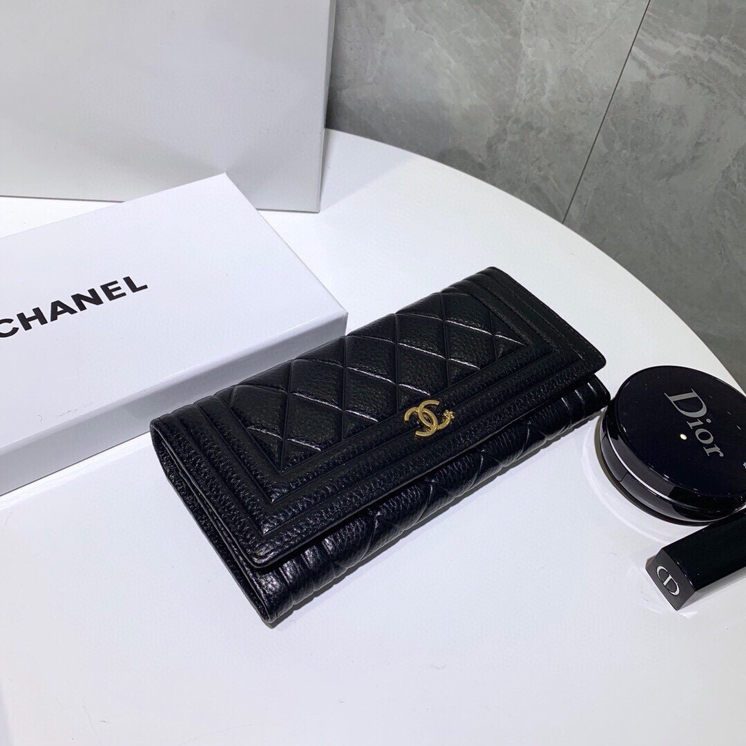 シャネル「Chanel」 ラムスキン フラップ ウォレット 財布