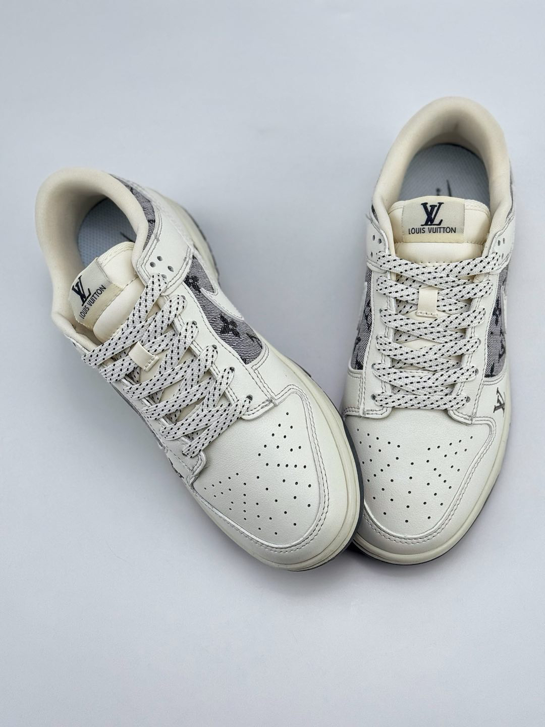 「コラボモデル」Louis Vuitton × Nike Air Force 1 Low by Virgil Abloh 