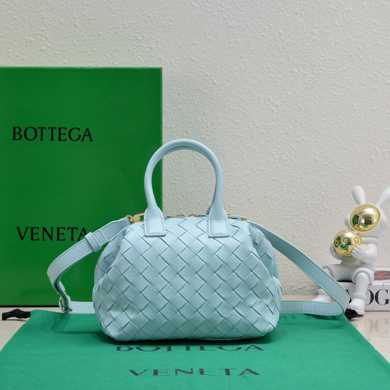 ボッテガ・ヴェネタ「Bottega Veneta」スモール イントレチャート レザー ボウリングバッグ