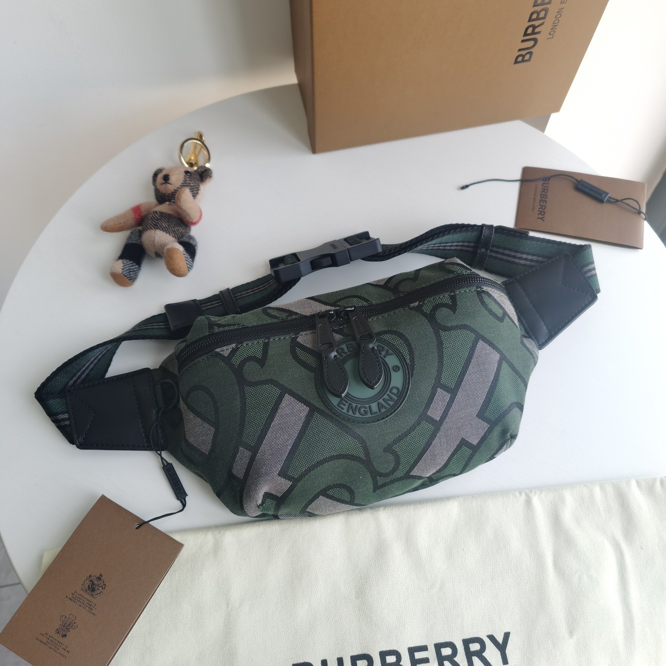 バーバリー「Burberry」アーカイブストリート ウエストバッグ