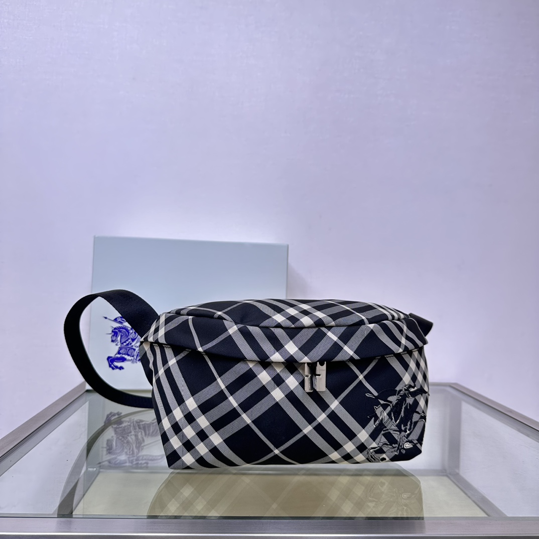バーバリー「Burberry」ナイト ウェストバッグ