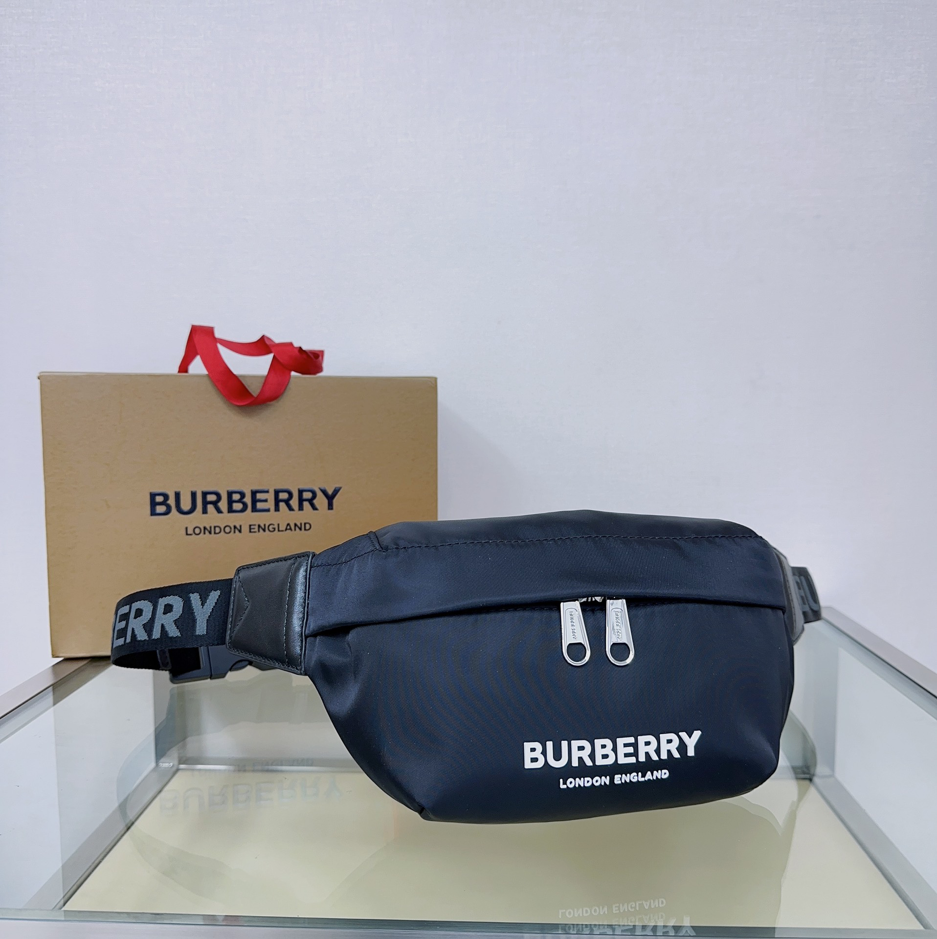 バーバリー「Burberry」ストリート 黑ウエストバッグ