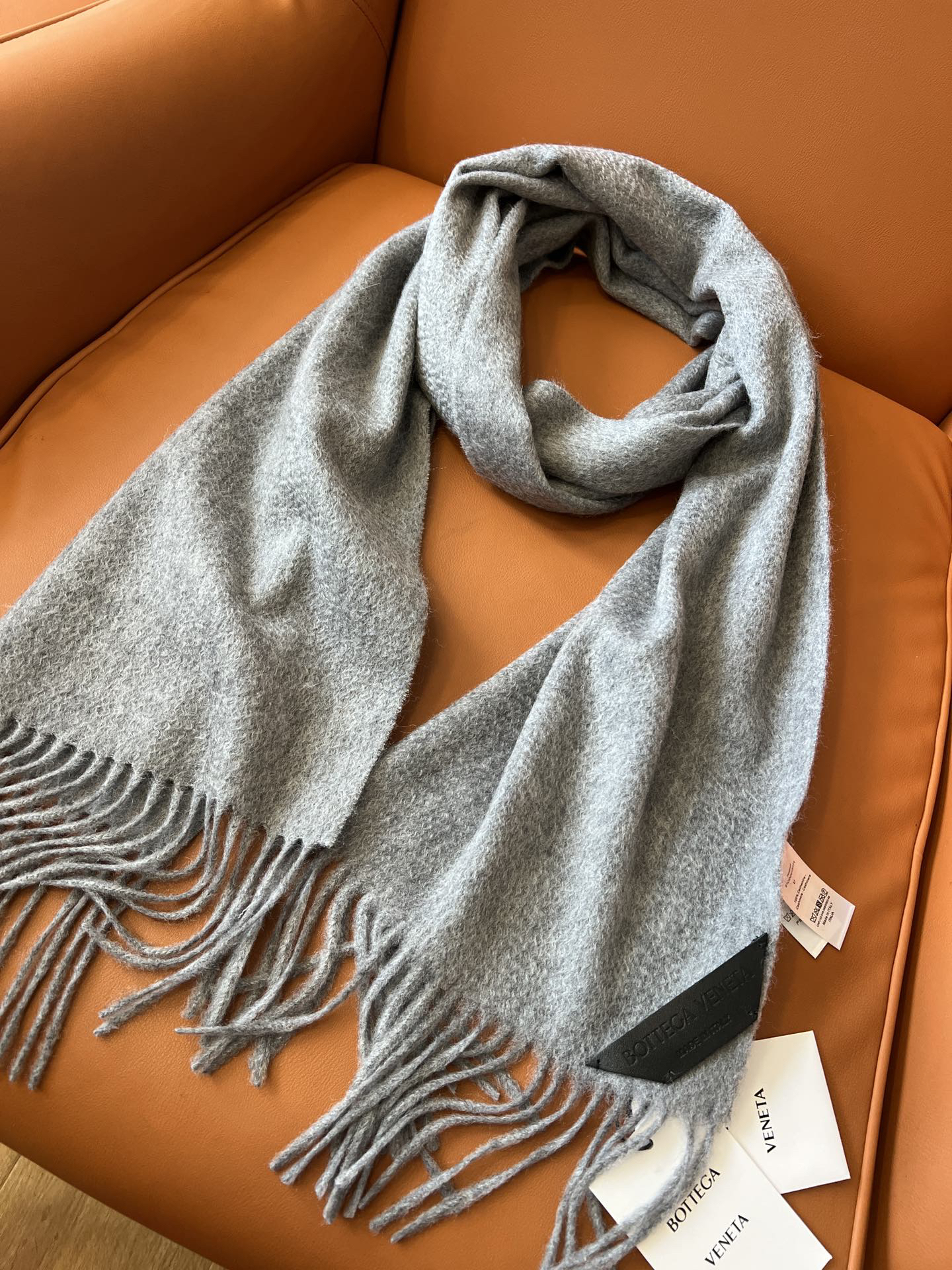 ボッテガ ヴェネタ「Bottega Veneta」2024秋冬 プレミアム キャシュミール マフラー35x200cm