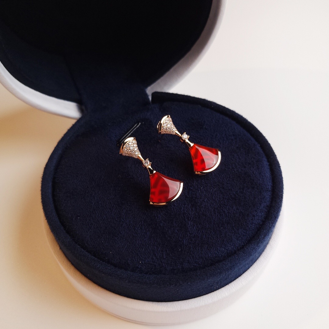 ブルガリ「Bvlgari」DIVAS' DREAM 天然レッドカルセドニー ファン型イヤリング