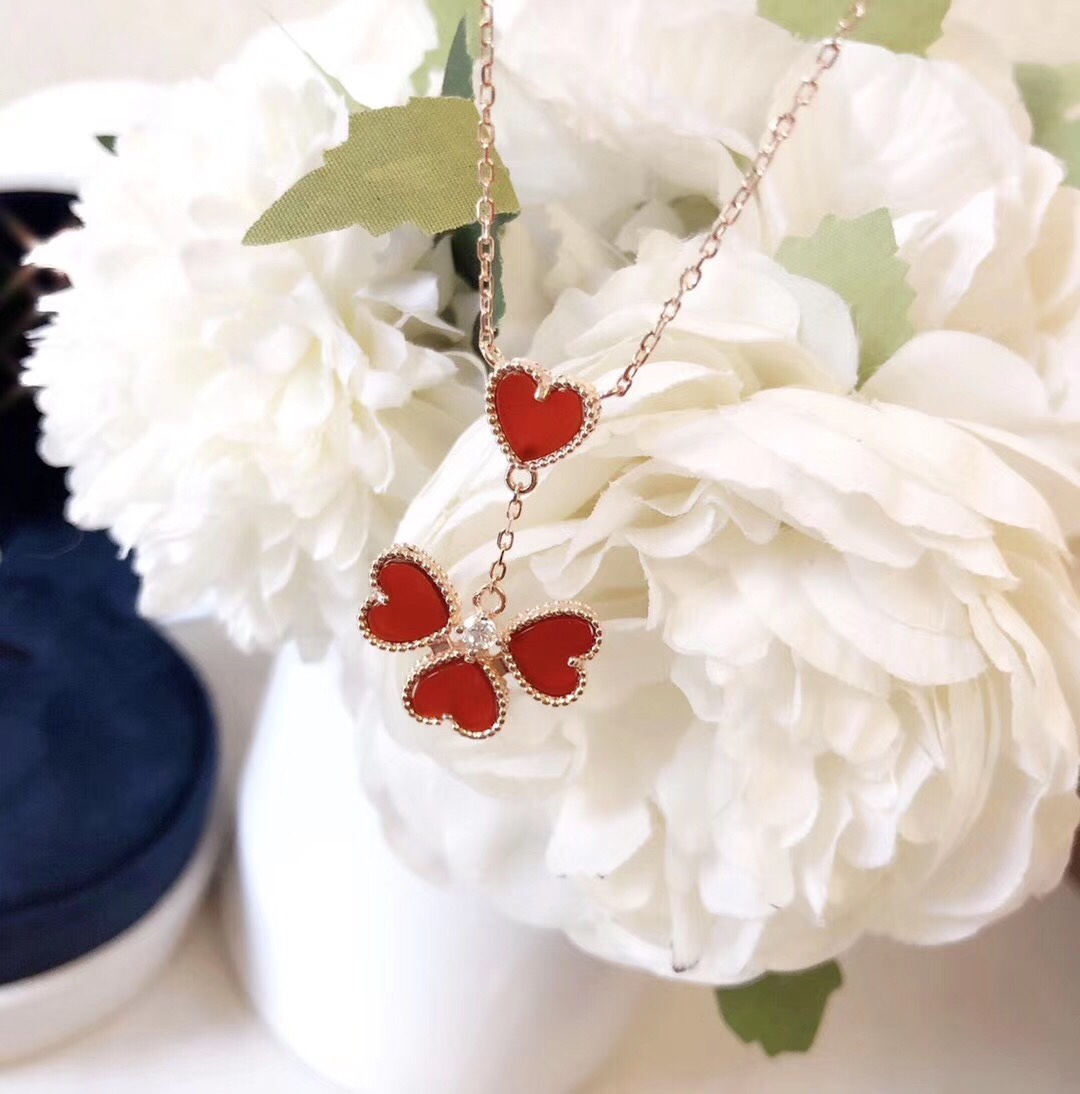 ヴァン クリーフ＆アーペル「Van Cleef & Arpels」Sweet Hearts ハートペンダント42cm