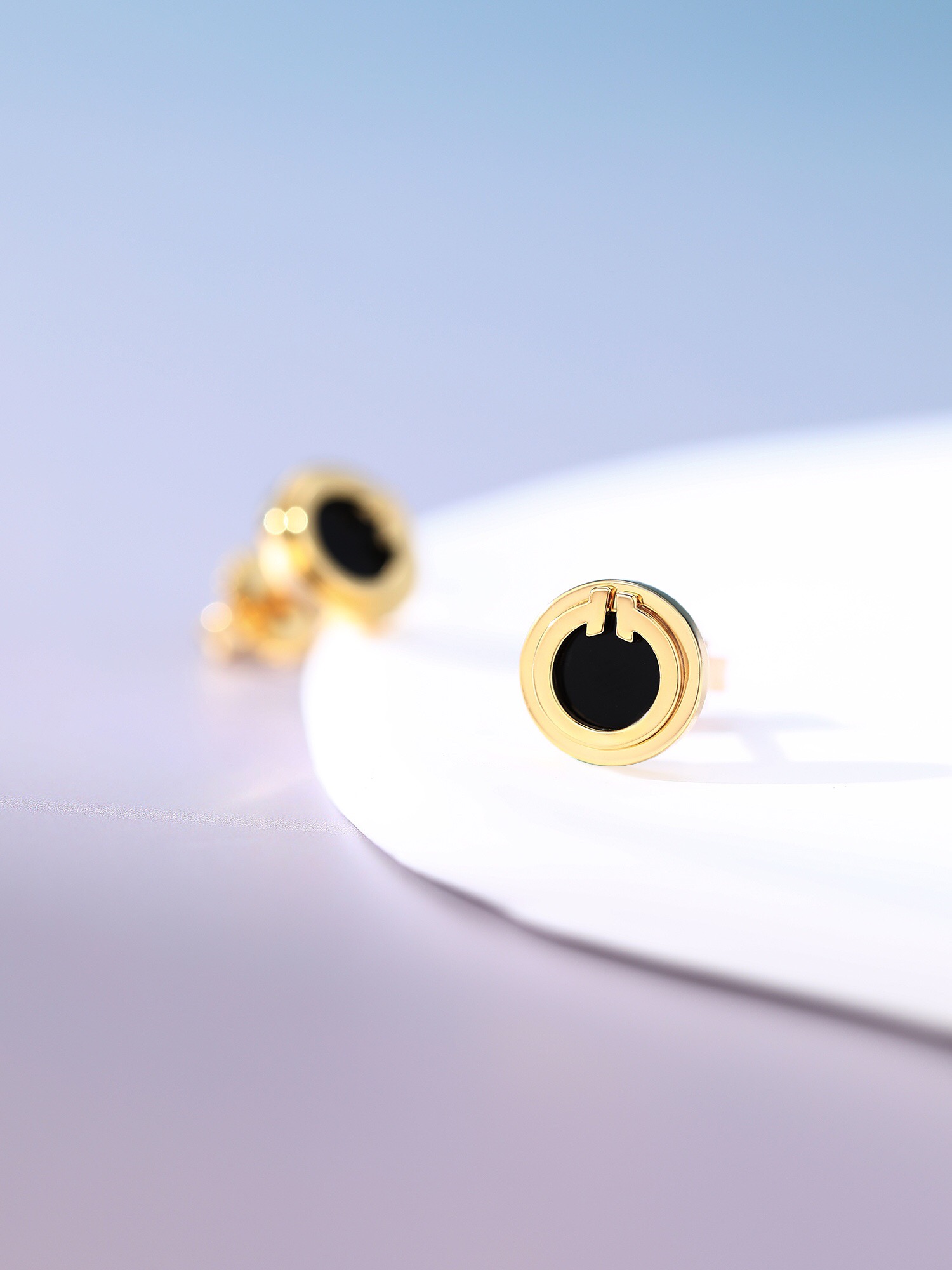 ティファニー「Tiffany & Co.」T ダイヤモンドサークルスタッドピアス