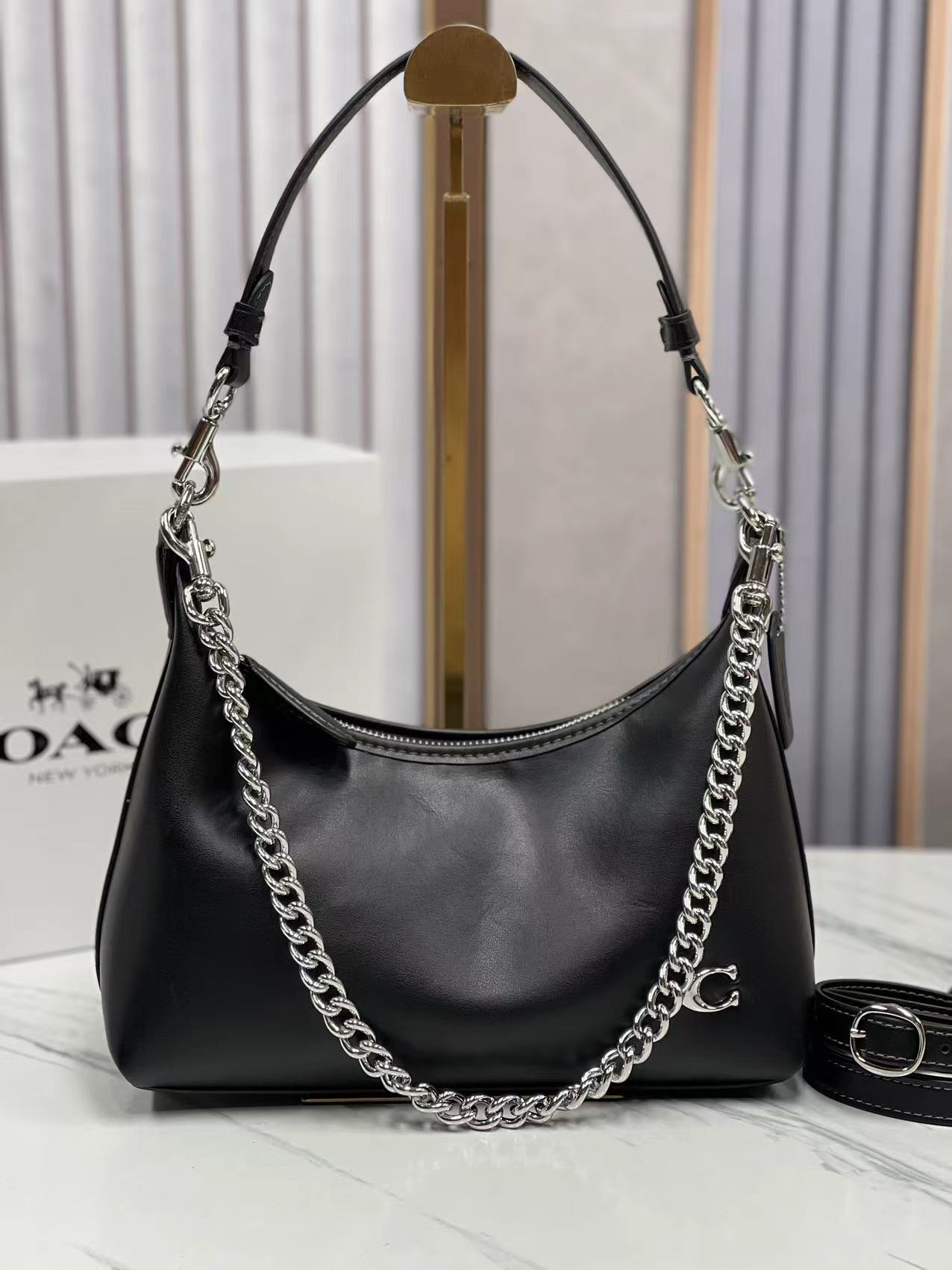 コーチ(Coach) ジュリエット ショルダー バッグ 25 CW640