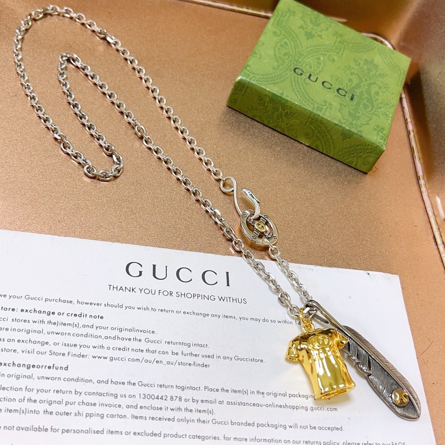 グッチ「Gucci」Anger Forest フェザーペンダントネックレス