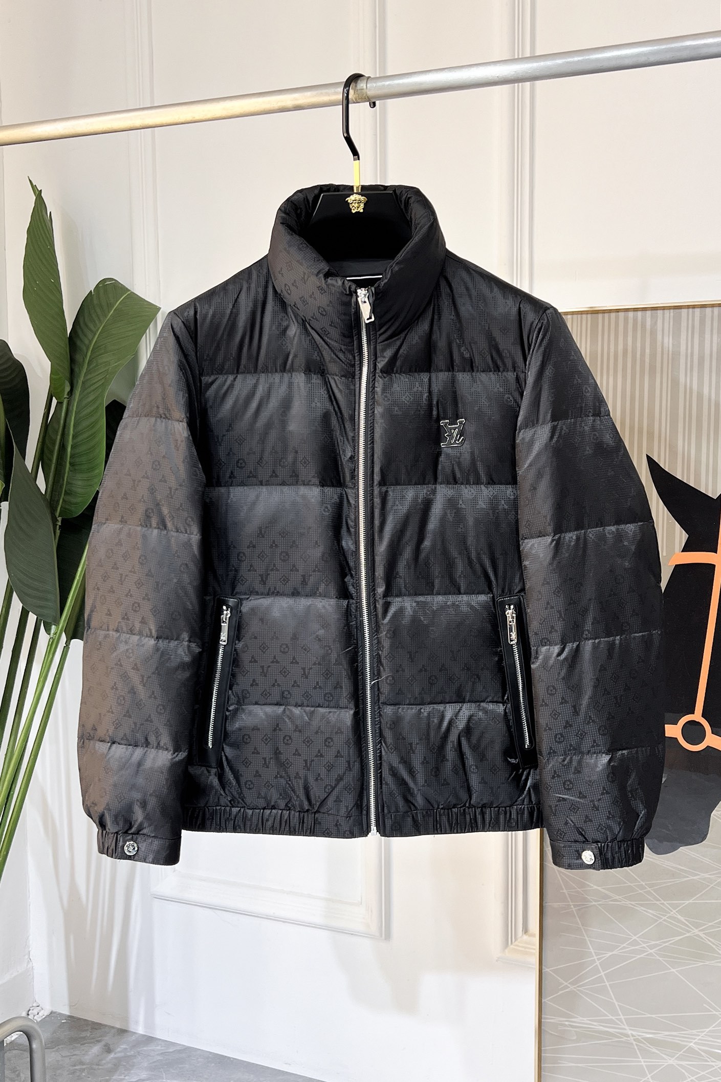 ルイ・ヴィトン「Louis Vuitton」‌ MONOGRAM PILLOW ダウンジャケット