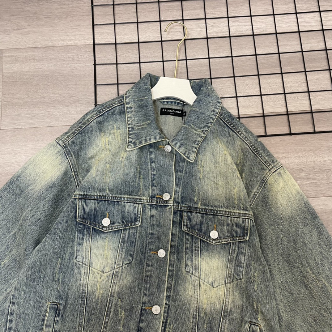 バレンシアガ「Balenciaga」blcg水洗いして古い背中のドリルを作るスローガンデニムジャケット