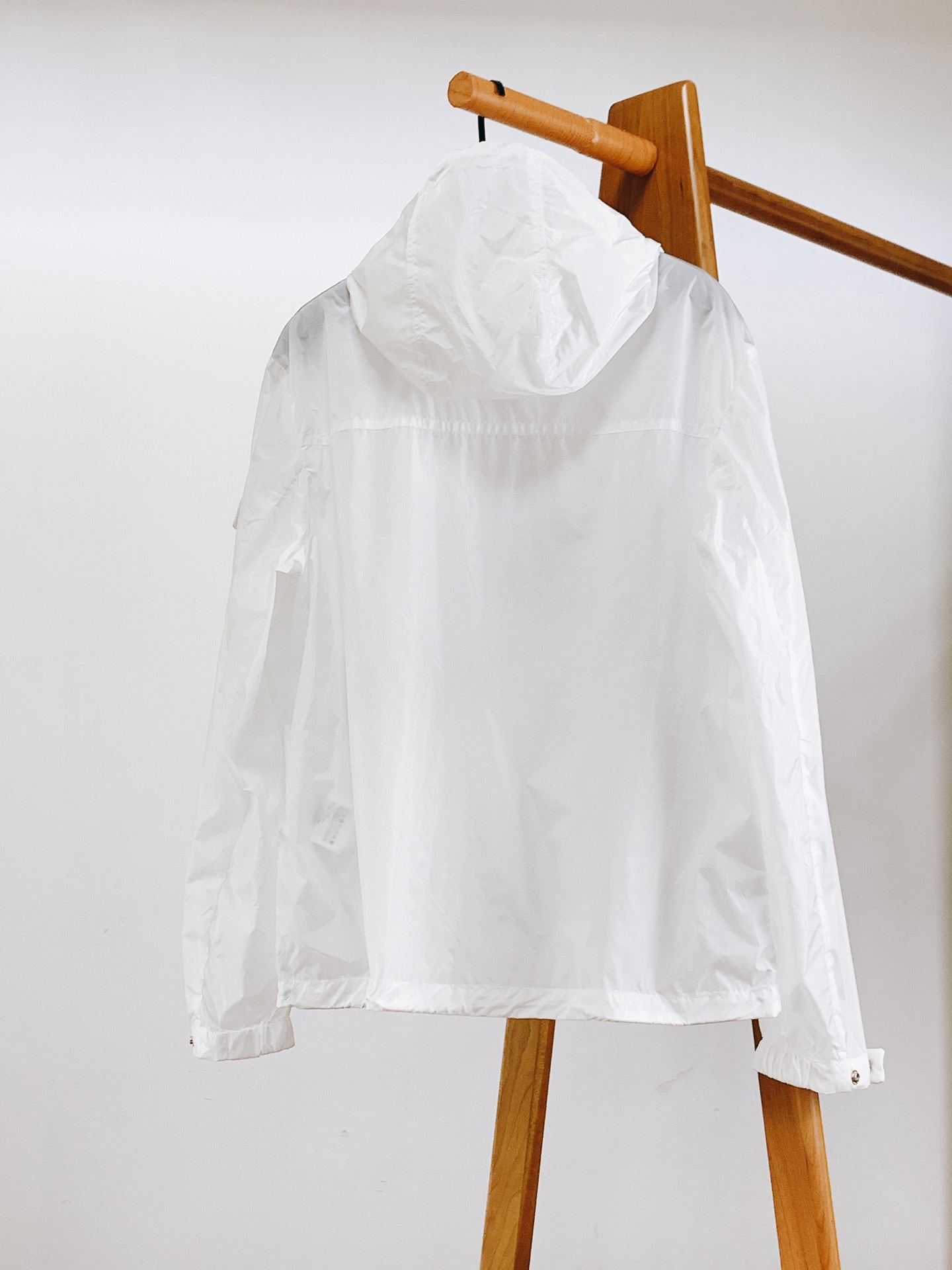 モンクレール「Moncler」 ウォータープルーフ フード付きジャケット