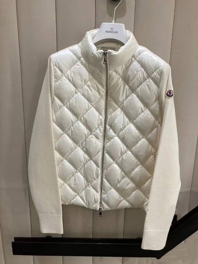 モンクレール「Moncler」ダイヤモンドニット パネル ダウンジャケット レディース