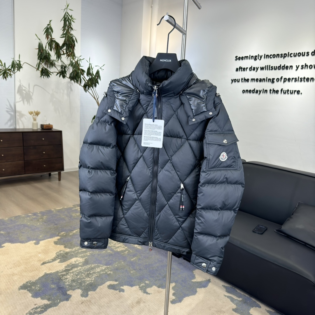 モンクレール「Moncler」スタンドカラー ダブルジップ ダウンジャケット