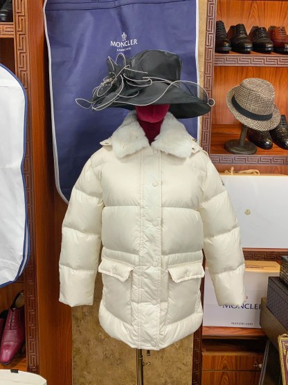 モンクレール「Moncler」 2025秋冬 タッチードファー ダウンブルゾン