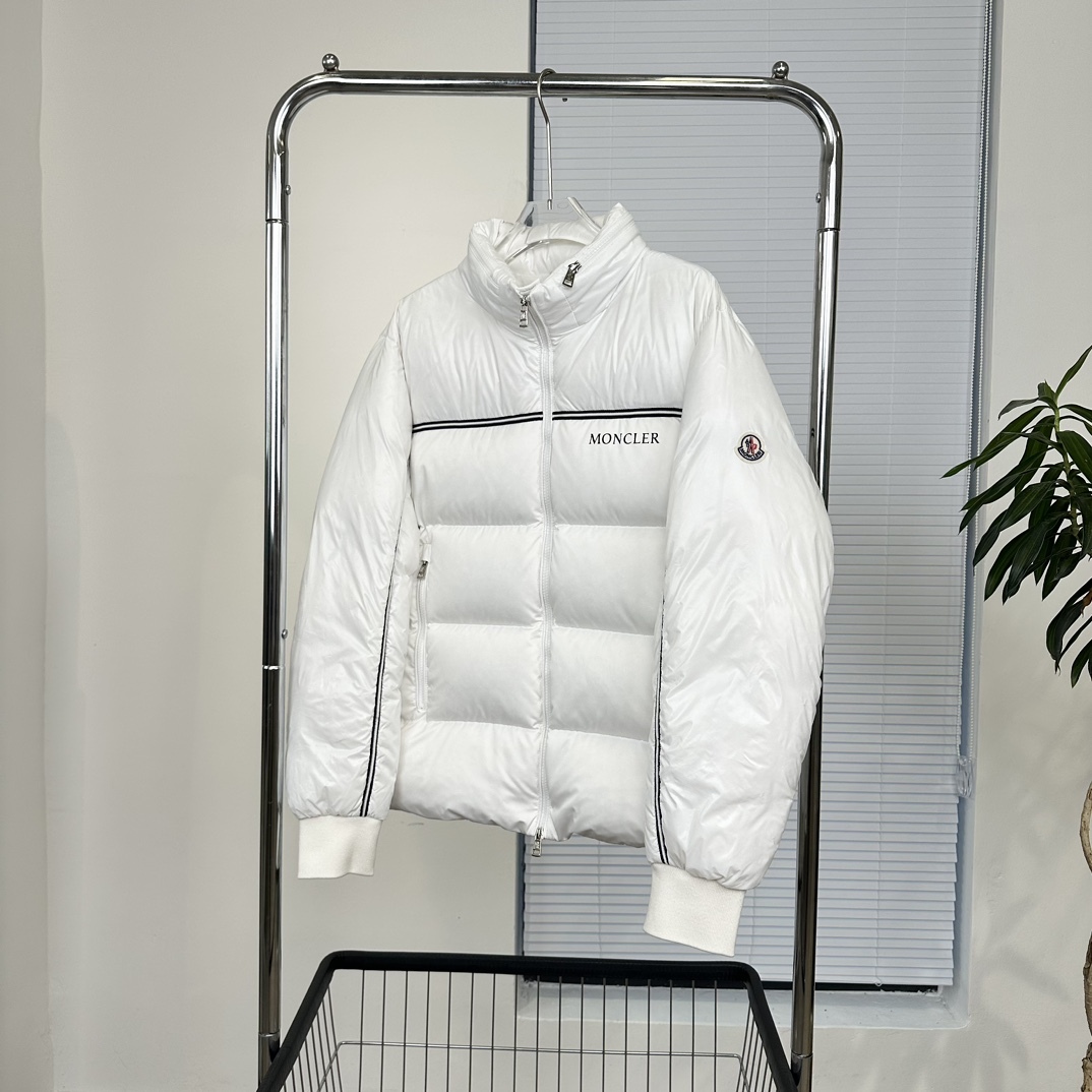 モンクレール「Moncler」ホワイト＆ブラックライン ショート ダウンジャケット メンズ＆レディース