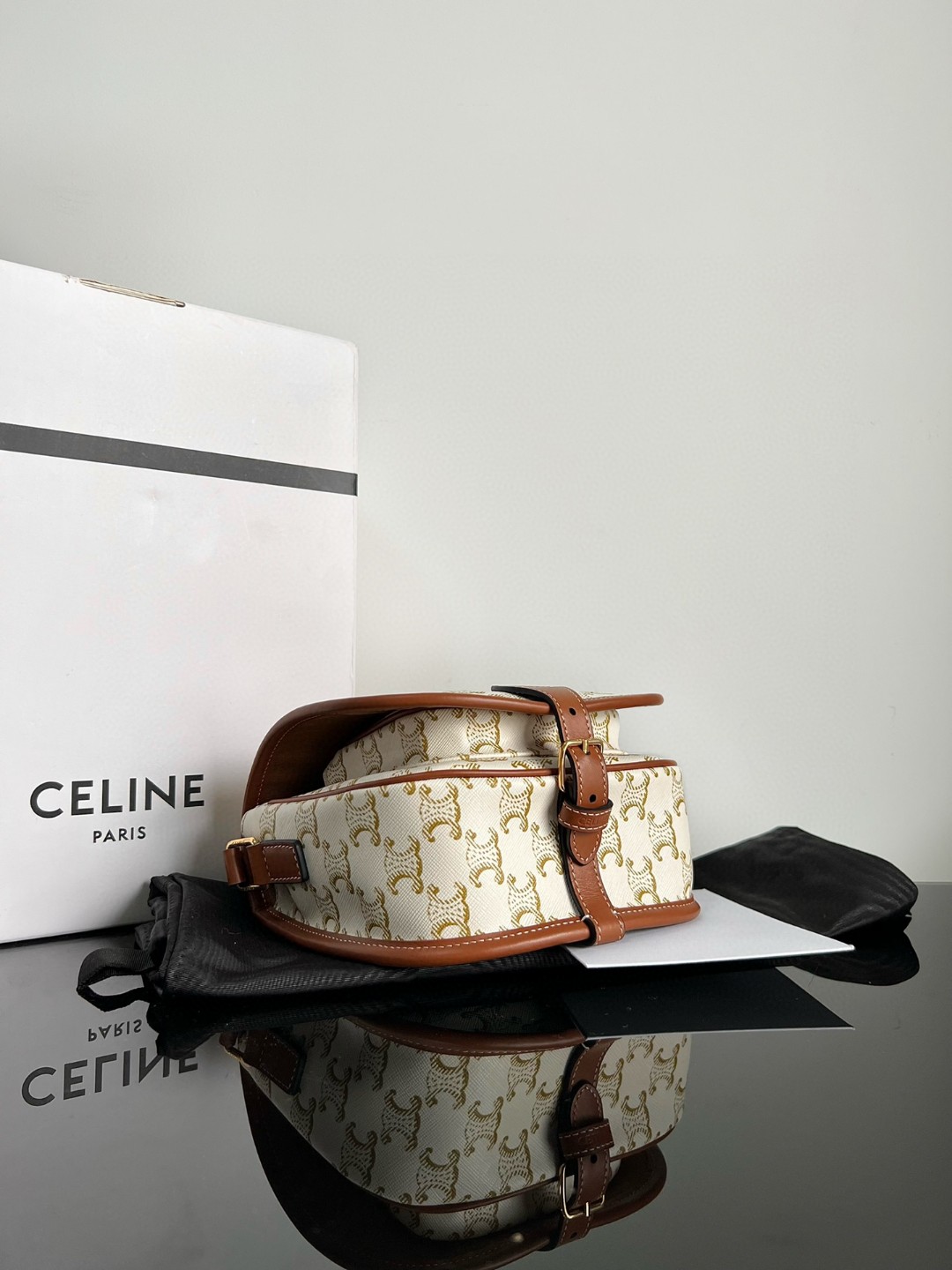 セリーヌ「Celine」FOLCO TRIOMPHE CANVAS サドルバッグ
