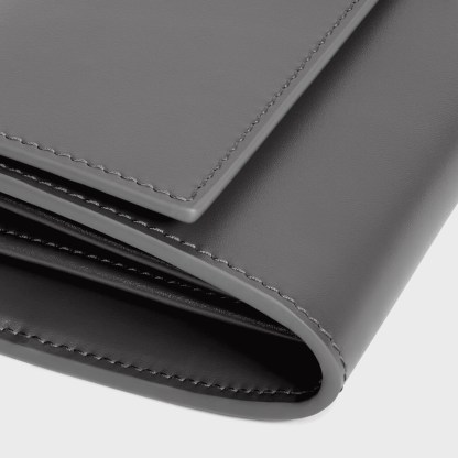 セリーヌ「Celine」ラージウォレット 16（セーズ） / サテンドカーフスキン