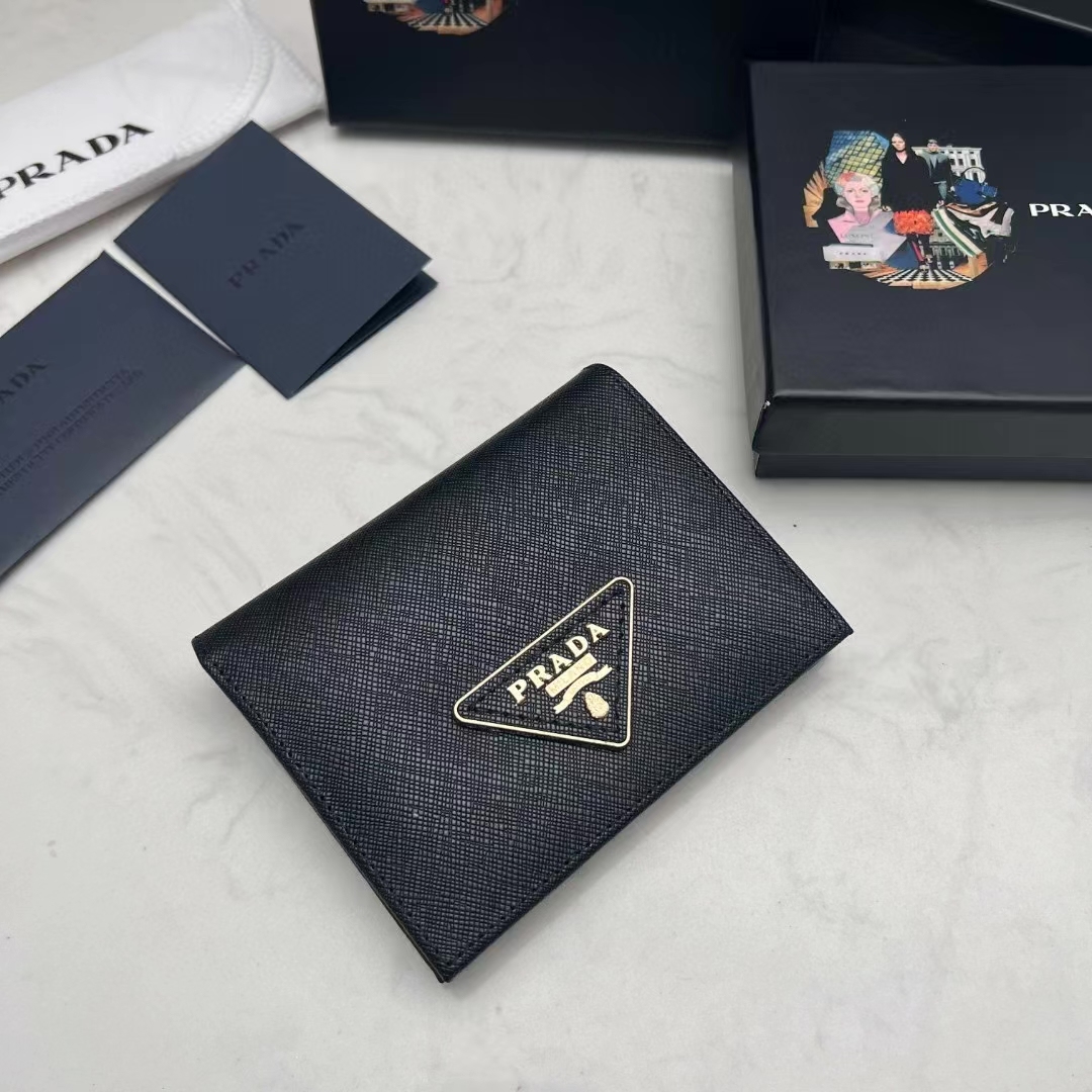 プラダ「Prada」メンズ ショートウォレット
