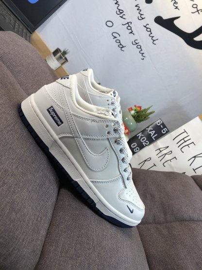 ナイキ「Nike」ク ロー カジュアルスニーカー