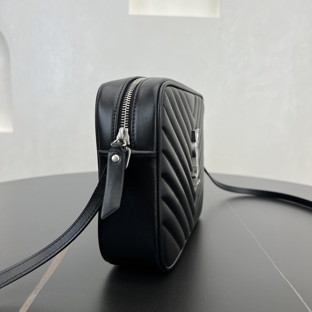 サンローラン「Saint Laurent」LOU ルー キルティング カメラバッグ