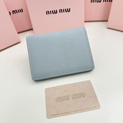 ミュウミュウ「Miu Miu」多機能二つ折りスモールウォレット