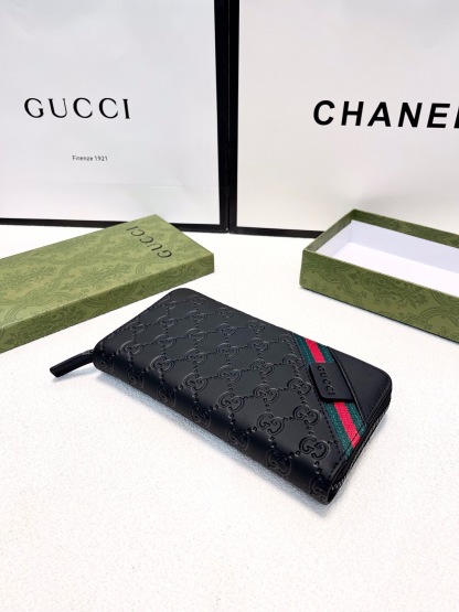 グッチ「Gucci」シグネチャー レザー ウェブ ジップアラウンドウォレット