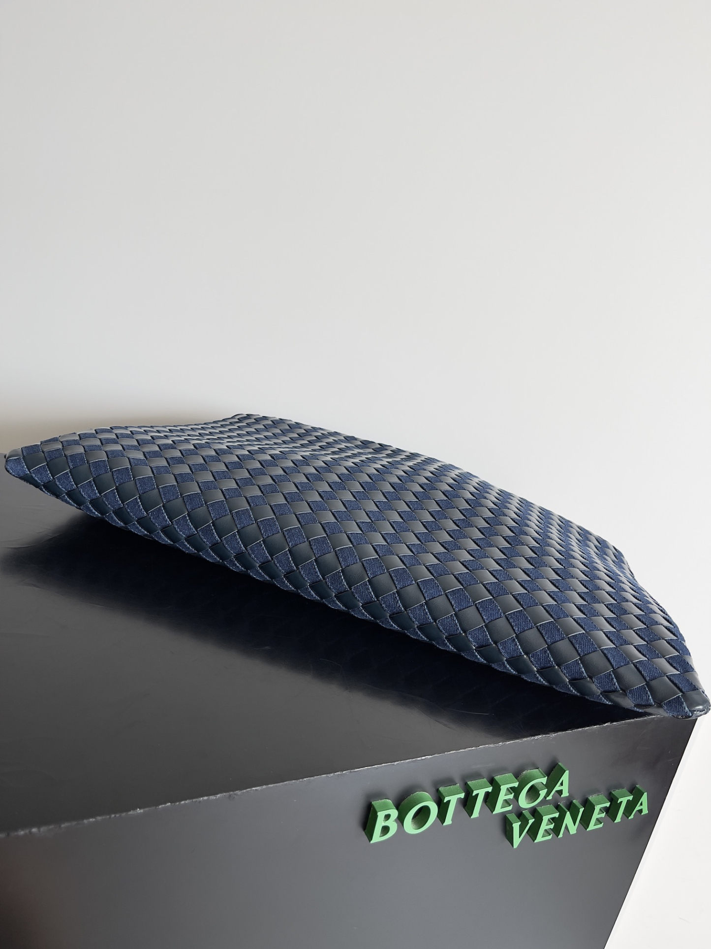 ボッテガ・ヴェネタ「Bottega Veneta」HOP デニム＆レザー ラージショルダーバッグ