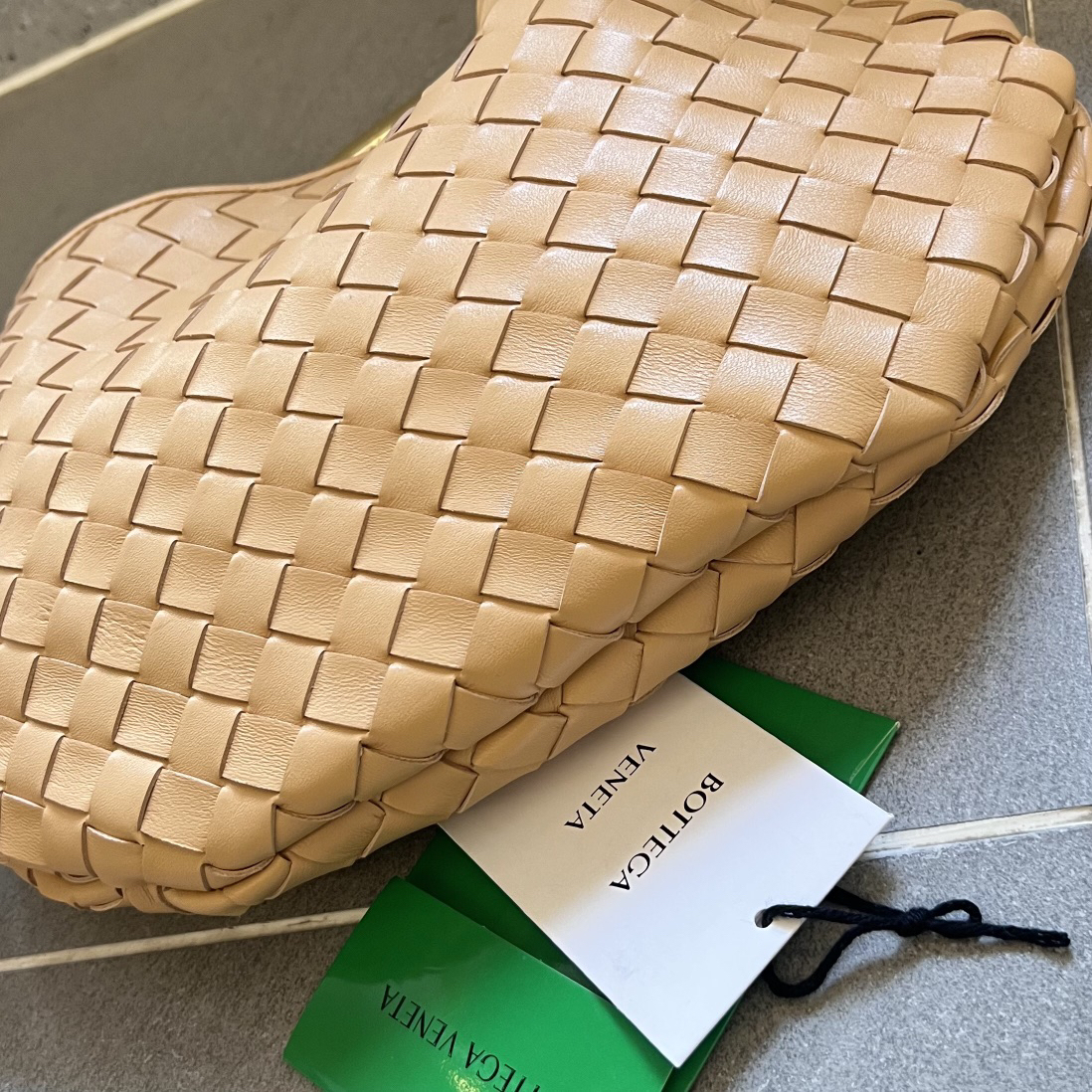 ボッテガ・ヴェネタ「Bottega Veneta」 サーディン レザートートバッグ