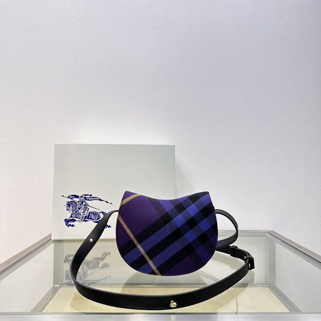 バーバリー「Burberry」ストラクチャードバッグ