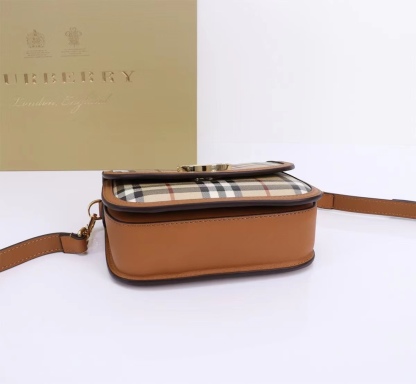 バーバリー「Burberry」 クロスボディバッグ